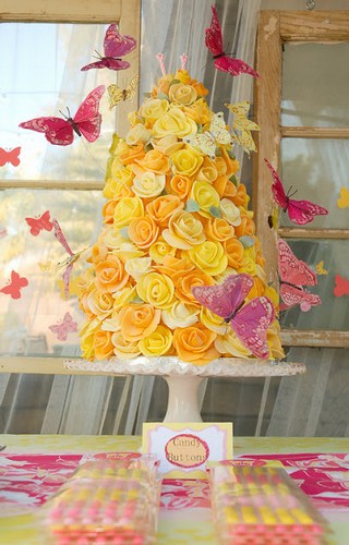 торт с бабочками